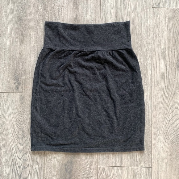 Aritzia Talula High Waisted Grey Skirt - Picture 2 of 3